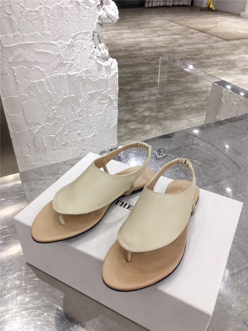 Jacquemus Sac Chiquito THE ROW Ravello sandals Boutique Soldes